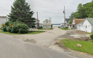 Teen rages after police tell him he can't swim in algae infested lake