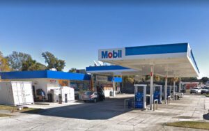 Man shot dead at lakeland gas station, suspects at large
