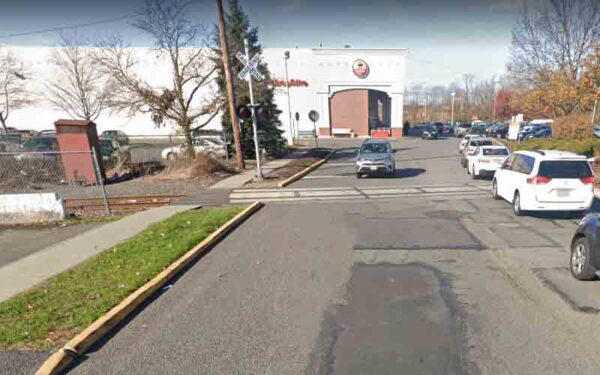 Man found stabbed on tracks in palisades park in critical condition