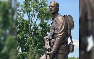 Statue unveiled for bayonne war hero stephen r. Gregg