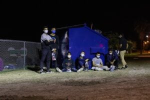 Border officials so overwhelmed, they are having hard time verifying age of young migrants