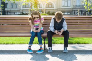 Investigation reveals apple allows underage children access to adult-themed content