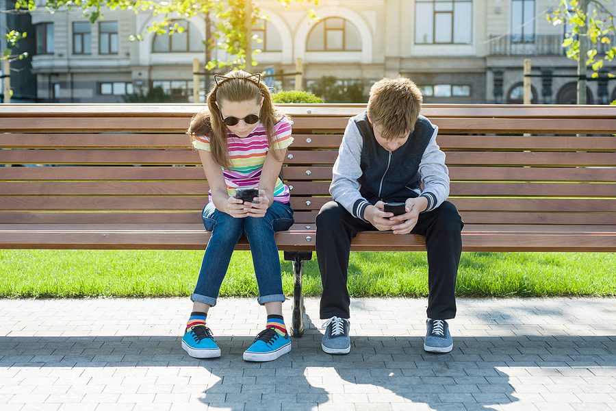 Investigation reveals Apple allows underage children access to adult-themed content