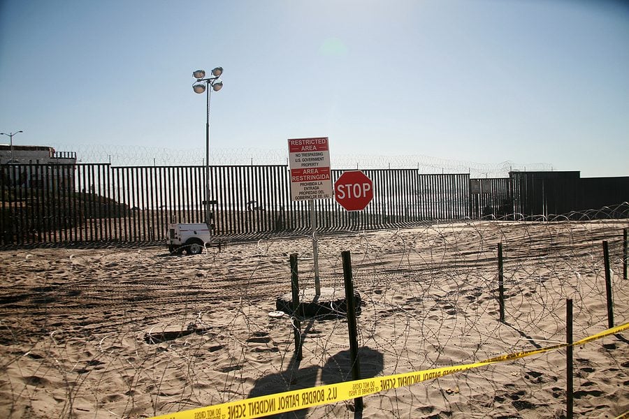 U.S. contractors repairing the border wall attacked by assailants from Mexico