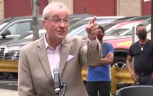 If you work in new jersey, here's who must get vaccinated and who does not