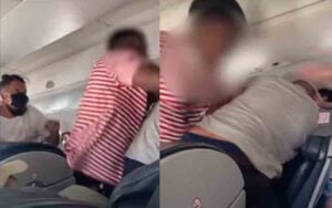 Watch: fist fight breaks out on plane over reclining seat