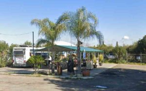 Two shot, one dead while eating lunch at merced taco truck stop