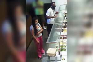 Hungry woman pulls gun on Philadelphia Chipotle staff for long wait time, “Gimmie my food” Hungry woman pulls gun on Philadelphia Chipotle staff for long wait time Gimmie my food