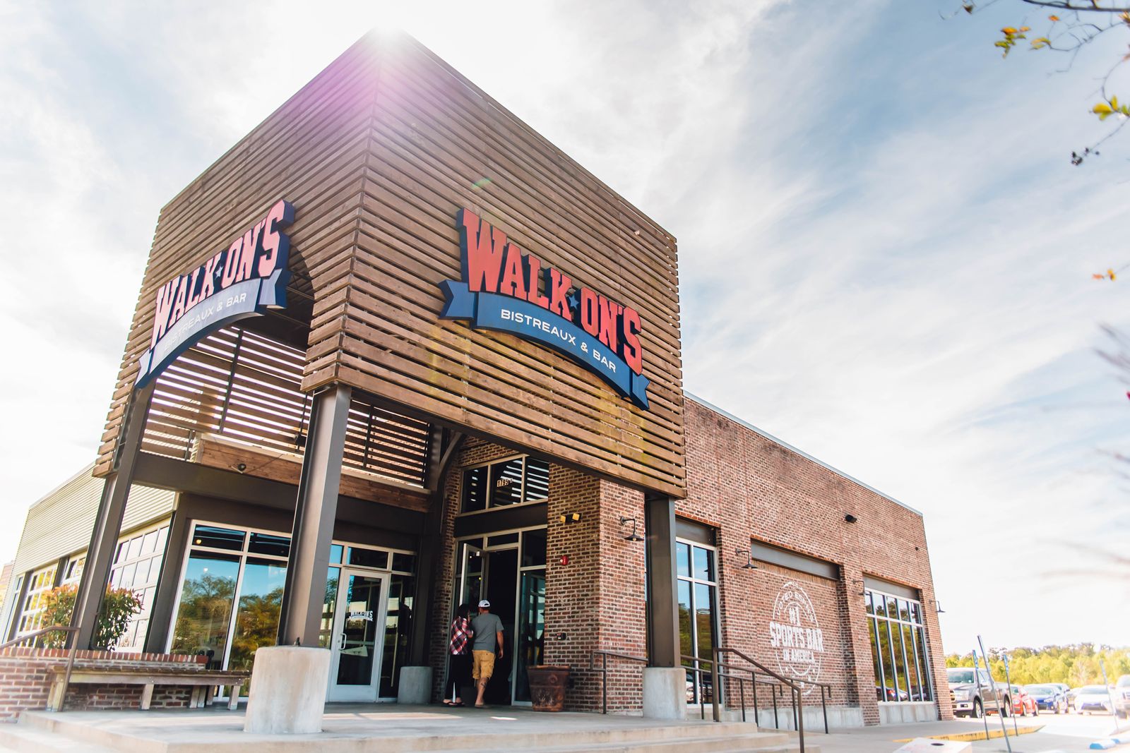Walk-On’s Celebrates Grand Opening of First Kissimmee Restaurant