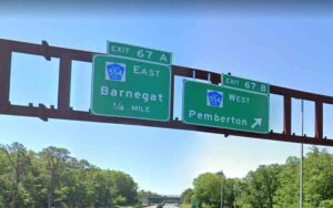 Woman dead in garden state parkway crash in barnegat