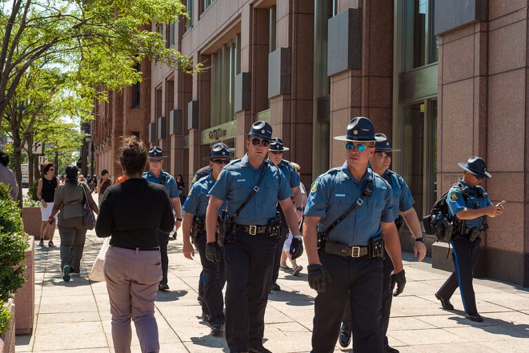 Missouri ag warns of possible spike in crime as vaccine mandates, defunding continue to push police officers out - photo licensed by shore news network.