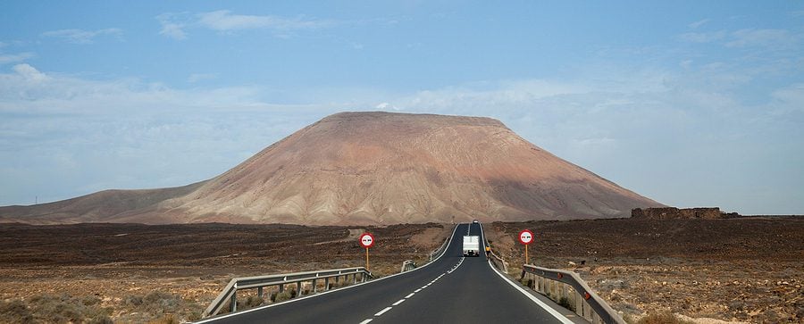 Thousands Forced To Evacuate Canarie Islands After Volcano Erupts
