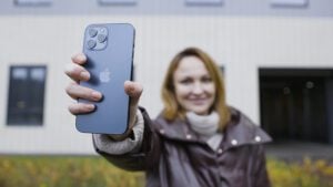 Security flaw allowed spyware to infect apple iphones, watches and mac computers