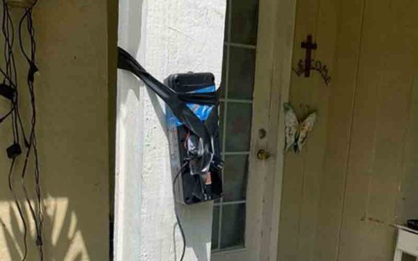 Florida man facing eviction plants fake bomb at front door to deter deputies - photo licensed by shore news network.