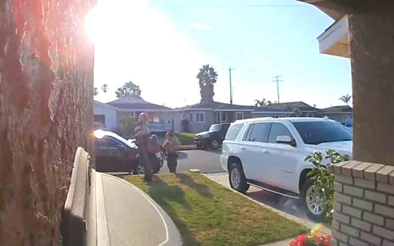 Watch as hero police officers revive baby who drowned in swimming pool