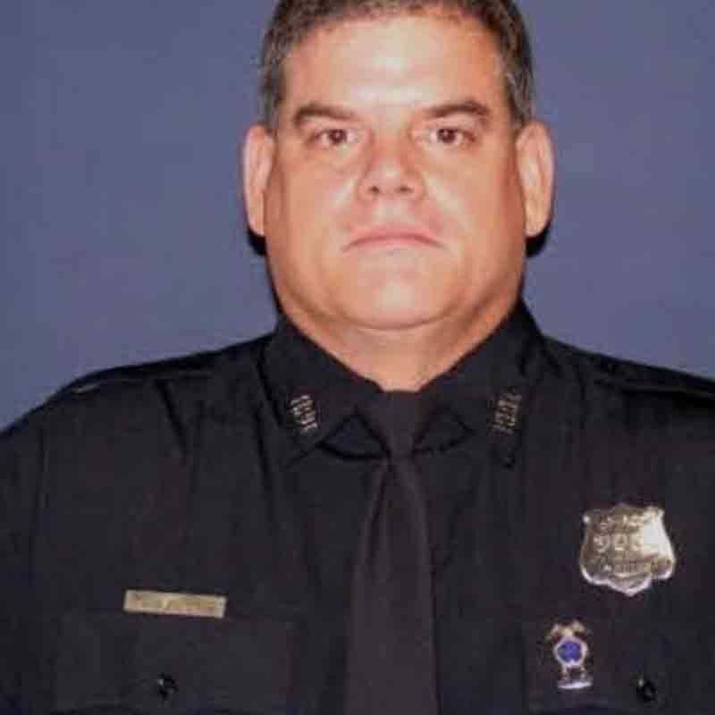 Two Houston cops shot, one killed while serving a warrant