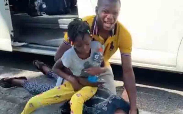 Mexican immigration officials stop and beat migrants in caravan, videos show - photo licensed by shore news network.