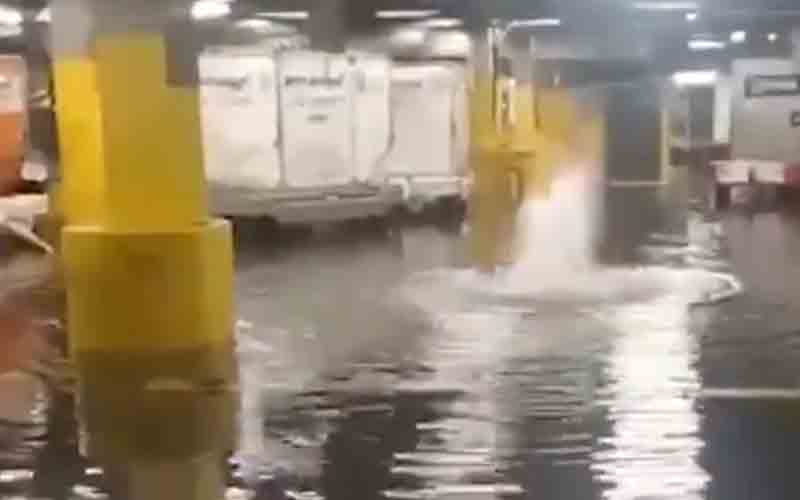 Ida floods lower concourse, baggage terminals at Newark Airport Ida floods lower concourse, baggage terminals at Newark Airport