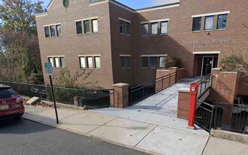 Are you Jewish? Bloody attacker threatened Jewish woman, child in medical office