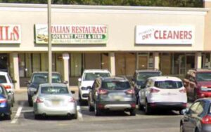 Burglar dies trying to break into pizzeria through the rooftop exhaust fan, police say Burglar dies trying to break into pizzeria through the rooftop exhaust fan police say