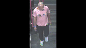 D. C. Police search for suspects who robbed and assaulted victim