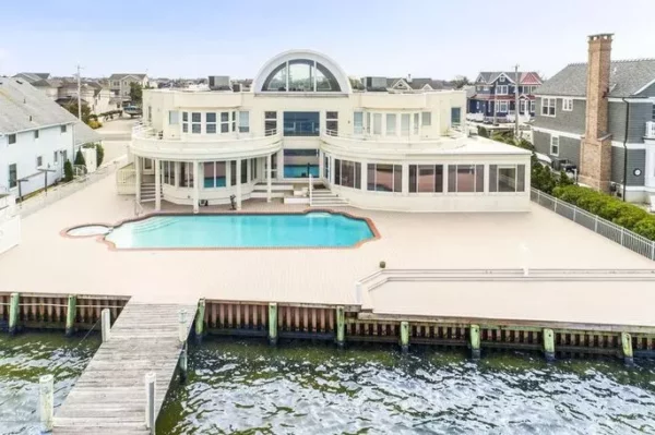 Joe Pesci gets $6.5 million for Lavallette shore mansion