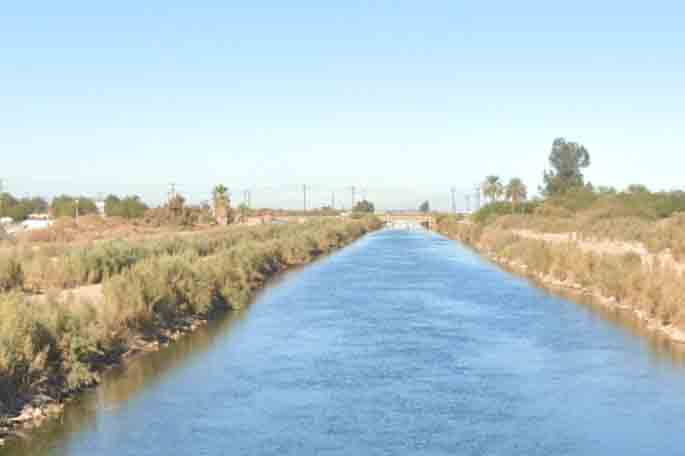 Agents Rescue Struggling Migrant in the All-American Canal
