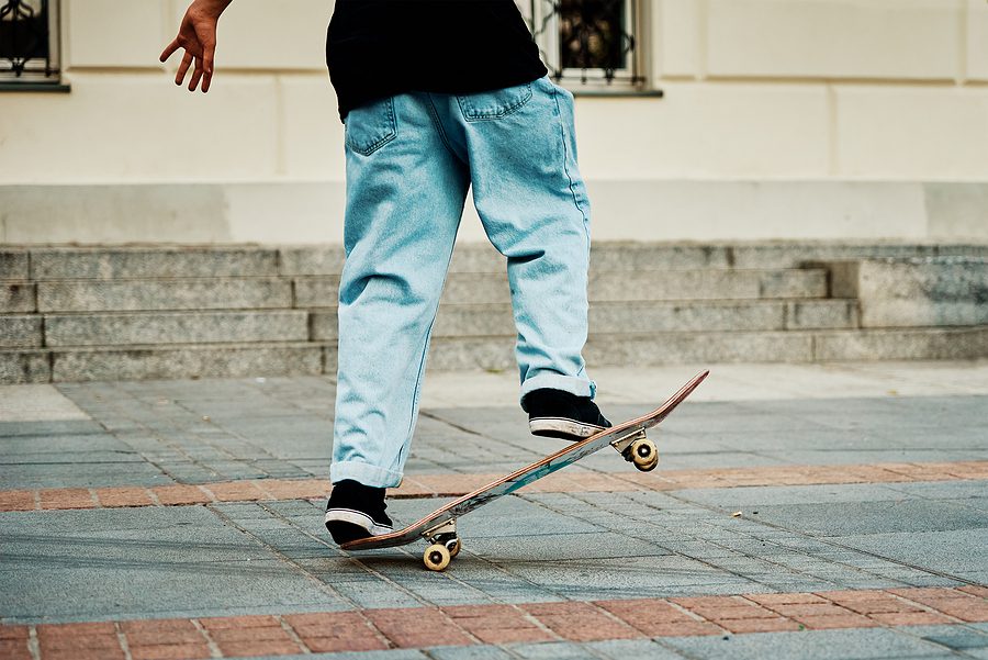 Teen struck, injured by truck while skateboarding in Atlantic Highlands
