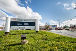 Jersey dad accused of sexual assault against 7-year-old daughter caught trying to flee with her to canada