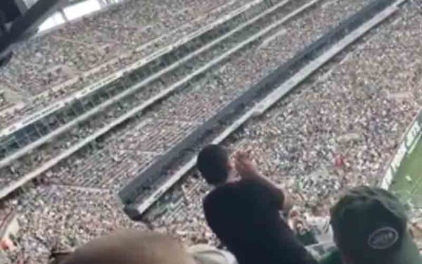 Let's go, Brandon? MetLife Stadium Erupts in FJB Chant During Jets Game