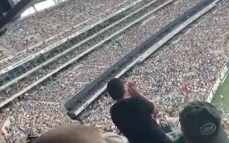 Let's go, Brandon? MetLife Stadium Erupts in FJB Chant During Jets Game