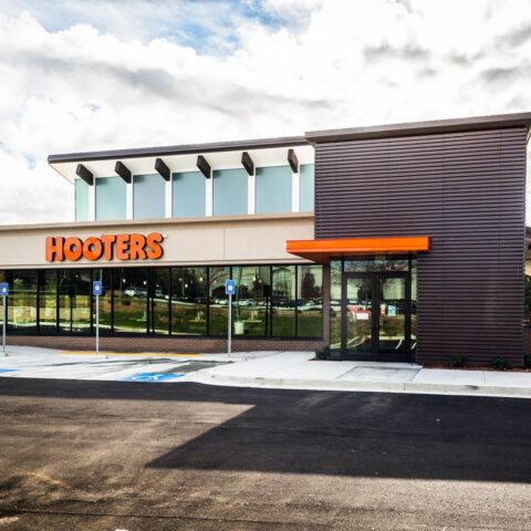 Hooters honors military on veterans day with free meal - photo licensed by shore news network.