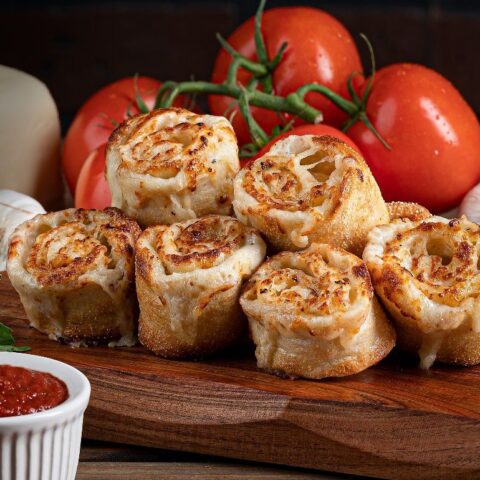 Pizza guys rolls out new cheezee garlic rolls - photo licensed by shore news network.