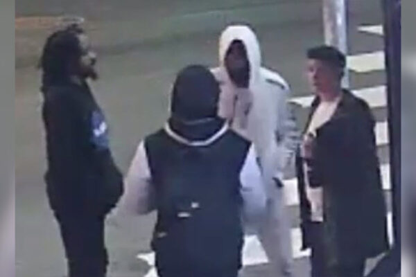 Philadelphia police seeking shooting suspect