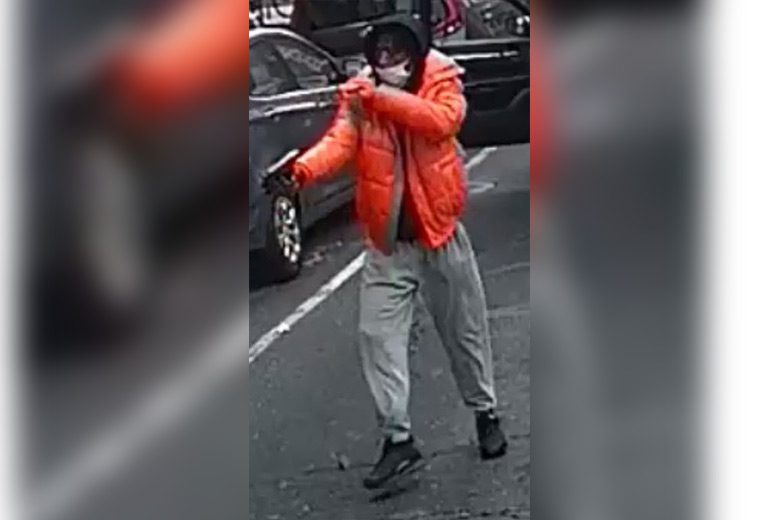 Man shoots at woman after Philadelphia fender bender