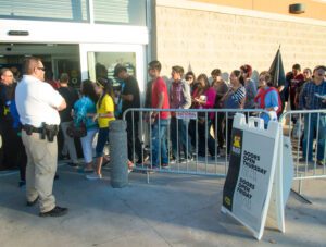 How online shopping is pushing in-person black friday shopping to extinction