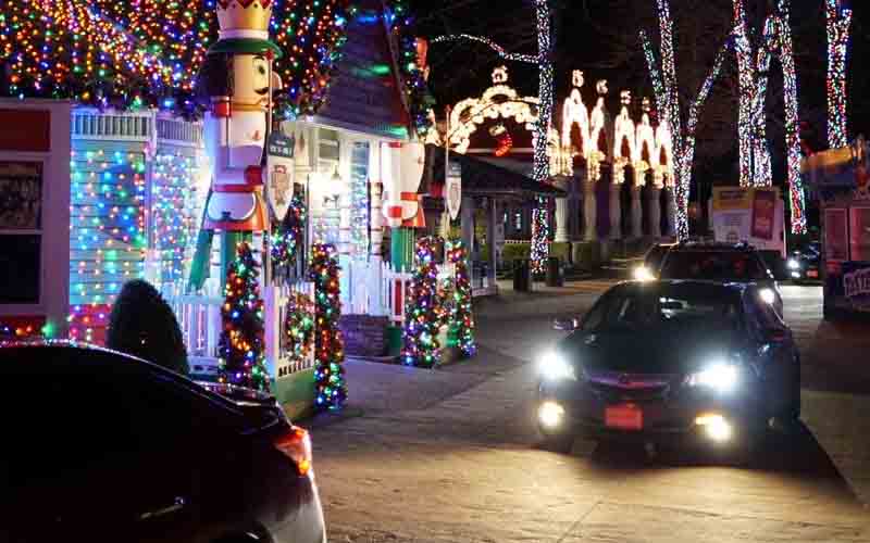 Everything you need to know about Six Flags Great Adventure Holiday in the Park for 2021