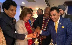 Nancy pelosi, democrats maskless at indoor event at national democrat club event
