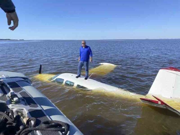 Pilot rescued after plan crashed off Cedar Key