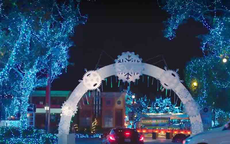 Everything you need to know about Holiday in the Park at Six Flagas New England