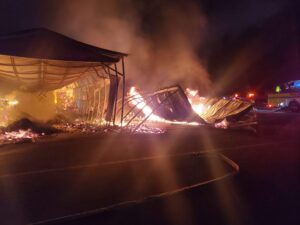 Fire destroys two buildings at plant city farm & flea market