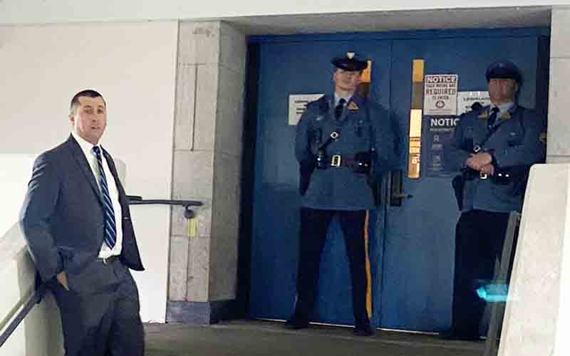 State police block Republican legislators from Statehouse again over vaccine passport requirement