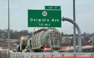 Delaware dot tells drivers to stop driving and taking photos after being mocked for misspelled sign
