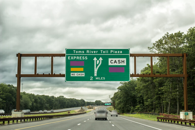 Traffic snarls hit garden state parkway, nj turnpike and hudson crossings during monday rush - photo licensed by shore news network.