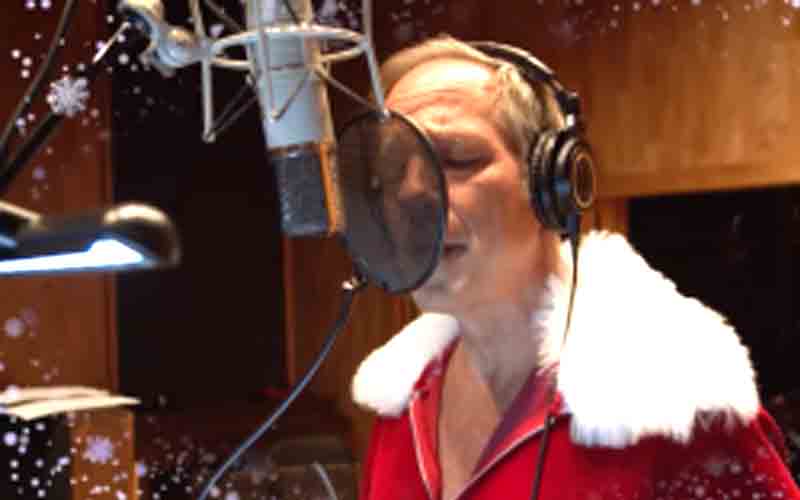 Mike Rowe, John Rich's 'Santa's got a Dirty Job' knocks Adele out of Itunes top spot