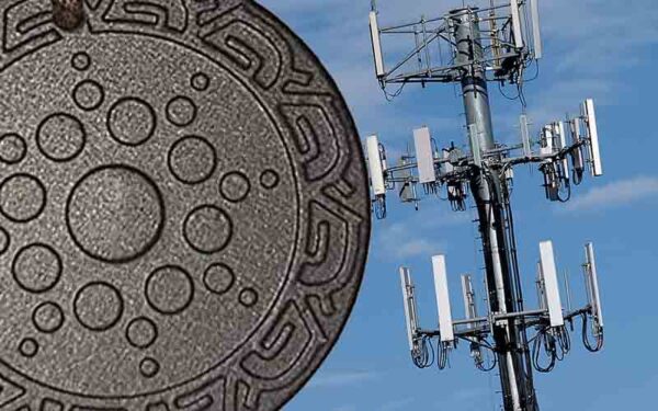 Conspiracy Theorists Worried About 5G Are Wearing Necklaces That Could Damage DNA, Nuclear Experts Warn