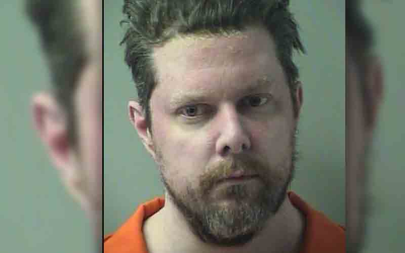 Fort Walton Beach man charged for killing woman's crying new kitten