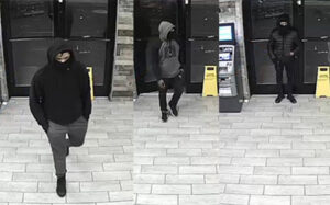 Philadelphia police searching for suspects in armed robbery
