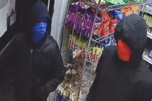 Philadelphia police searching for suspects involved in grocery store armed robbery