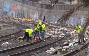 Los angeles finally cleans up rail line full of heisted cargo packages after train derails
